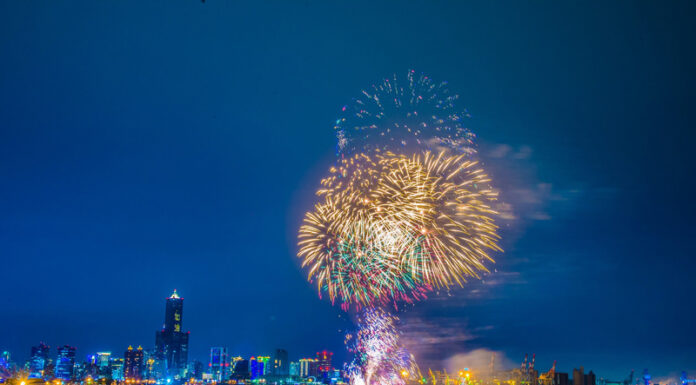 Feuerwerk zum Nationalfeiertag 2021 in Kaohsiung Die Feuerwerkshow am Nationalfeiertag 2021 findet in Kaohsiung statt (Foto: CNA)