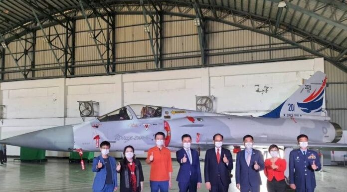 งานกาล่าดินเนอร์วันชาติจัดที่เมืองซินจู๋ เน้นถึงความกล้าหาญอดทนของไต้หวัน