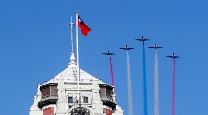 双十国慶節式典、一足先に楽しむ