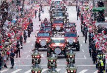 双十国慶節英雄パレード、「国民的彼女」の登場に会場も沸く