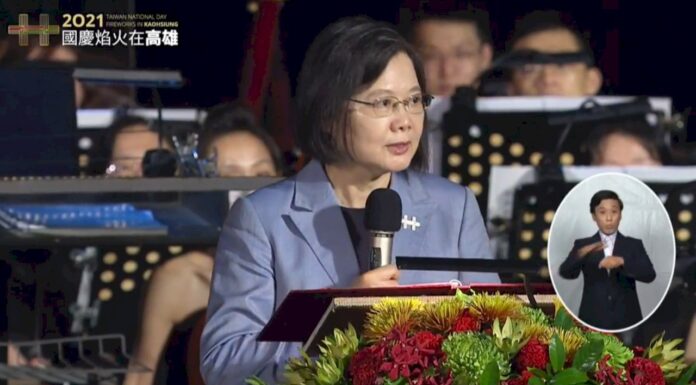 國慶焰火在高雄 蔡總統:見證高雄嶄新面貌