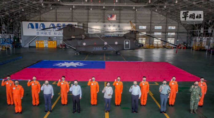 總統視導航特部國慶操演飛行部隊 慰勉國軍辛勞