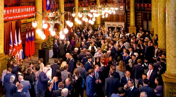 駐英代表處國慶酒會逾300賓客 後疫情新氣象