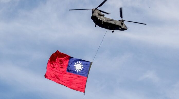 Fanfare et tapis rouge au Palais présidentiel pour la fête nationale taïwanaise dite du