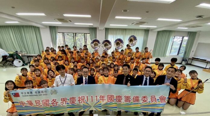 日本人氣管樂隊國慶獻演 文總親探「橘色惡魔」排練