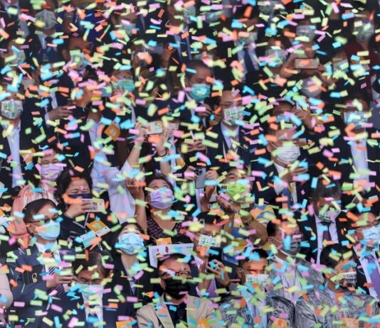 Сенаторы США поздравили тайваньцев с Национальным днём КР