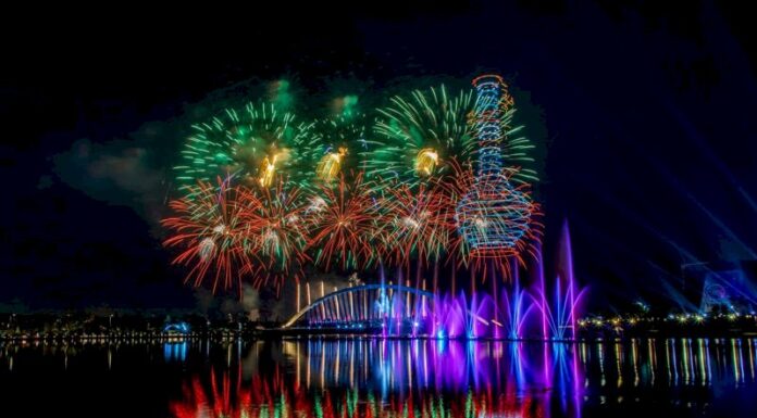 ซ้อมการแสดงพลุวันชาติที่พิพิธภัณฑ์กู้กงภาคใต้ ประชาชนกว่า 1 หมื่นคนร่วมชมความงดงาม