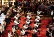 「橘色惡魔」來台慶雙十 登上日媒(影音)