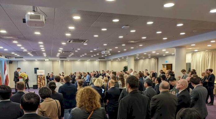 拉脫維亞慶雙十盛況空前 烏克蘭音樂家唱台語民謠