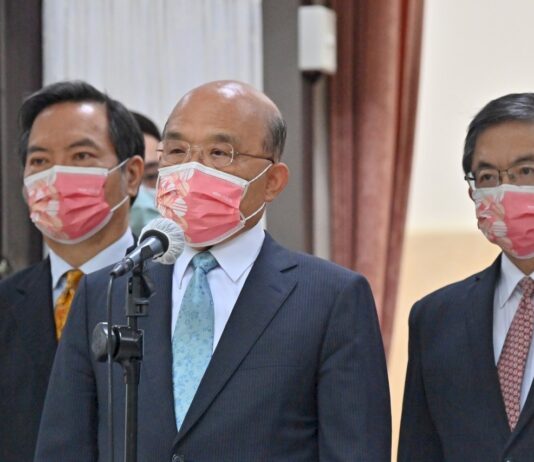 蔡・総統国慶節談話、行政院:両岸平和を叶える方法を探るため