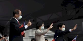 Audio: Nationalfeiertagsansprache von Präsidentin Tsai Ing-wen Präsidentin Tsai Ing-wen bei den Feierlichkeiten zum Nationalfeiertag (Foto: CNA)