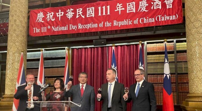 駐英代表處國慶酒會冠蓋雲集 跨黨派政要出席挺台