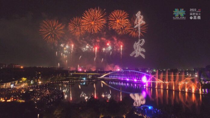 Le feu d’artifice de la fête nationale allie fusées traditionnelles et drones