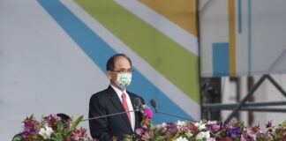 Tại Đại lễ chào mừng Quốc khánh, ông Du Tích Khôn kêu gọi củng cố ý chí bảo vệ quốc gia, ủng hộ thanh niên tham gia vào chính trị