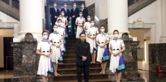 Tổng hội Văn hóa Trung Hoa mời nhà thiết kế nổi tiếng Justin Chou thiết kế trang phục lễ tân Đại lễ Quốc khánh