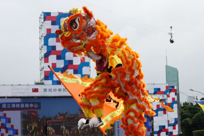 Danse du lion, partie des festivités de la fête nationale à Taipei