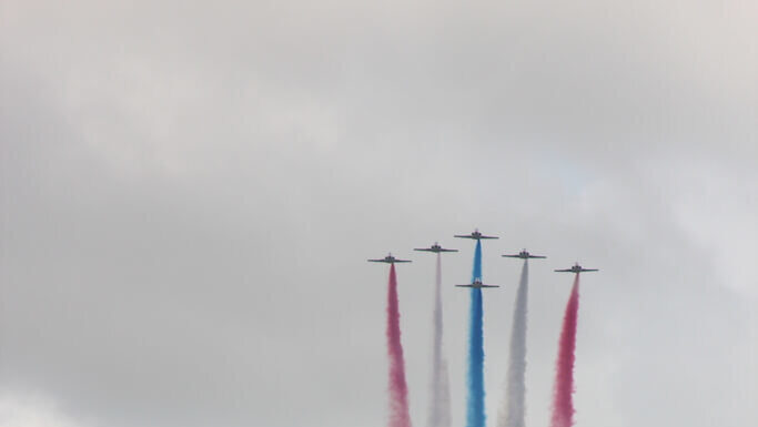 (Double Ten) Jelang Double Ten, Helikopter Militer Bawa Bendera ROC Melintasi Istana Kepresidenan