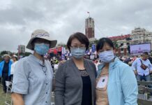 ร่วมฉลองวันชาติอย่างคึกคัก ผู้คนจากหลากหลายวงการเข้าร่วมคับคั่ง