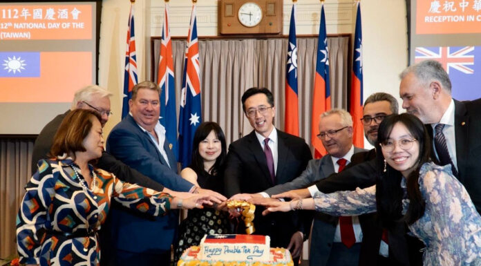 澳洲代表處賀國慶 外賓大讚台灣威士忌