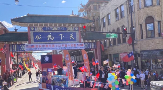 芝加哥僑界慶雙十 華埠遊行熱鬧滾滾