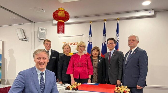 駐拉脫維亞代表處國慶酒會 國會領導人出席