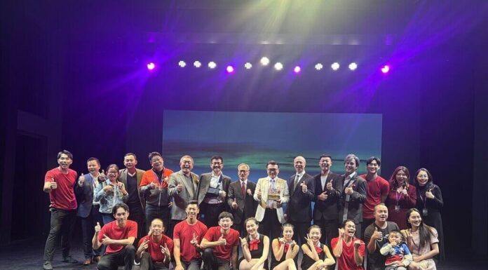 Màn biểu diễn của Đoàn Văn hóa Quốc khánh làm ngất ngây khán giả Tây Úc